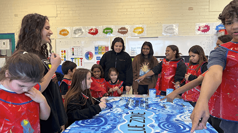 Adelaide Fringe Festival artist Mali Isabel using art to help teach self-regulation at Carlton School